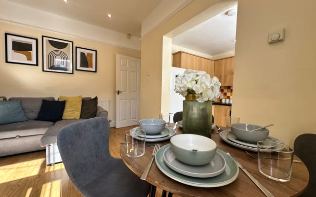 Orange Rentals | Casa para 10 pessoas | Sefton Park & Lark Lane