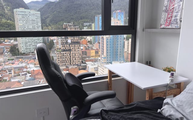 quarto privado com casa de banho, secretária, melhor vista, ginásio e...