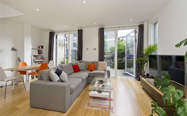 Precioso apartamento con jardín junto a la estación de metro