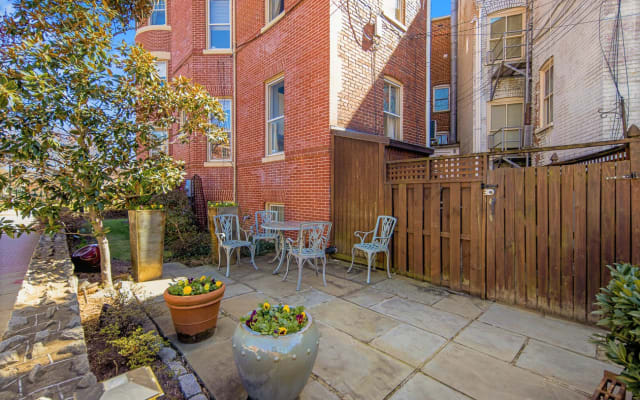 Atemberaubende 4 BR Corner Townhouse auf Stanton Park 3 Blocks zum Capitol - Foto 5