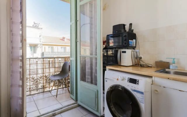 Lovely central room with A/C
 - Picture 9