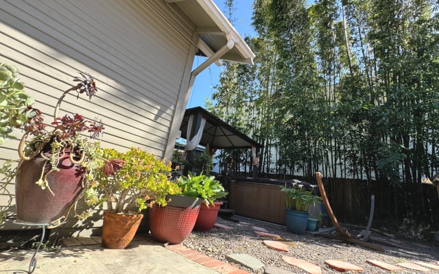 Retraite des techniciens : Bungalow californien niché dans les bambous 
