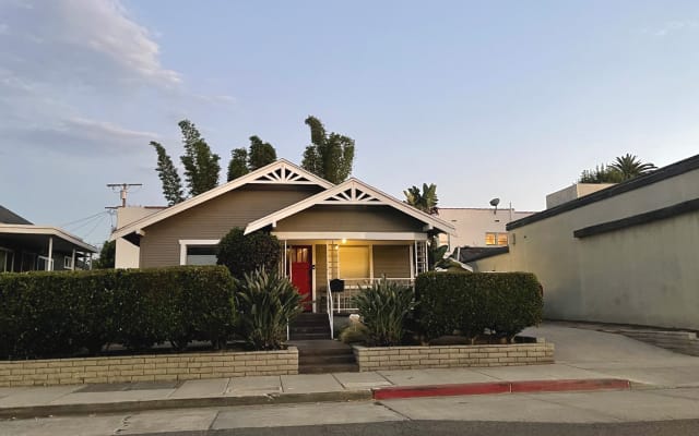 Techie's Retreat: Bamboo-Nestled California Bungalow w/Hot Tub!