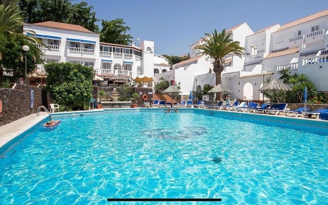 Nice shared apartment in Los Cristianos nudity in unit ok