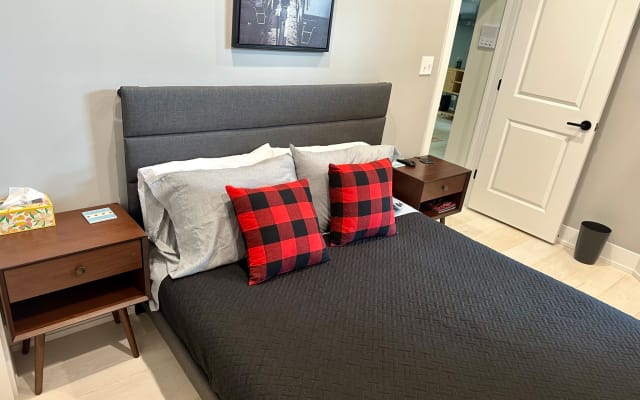 Tommy's listing on misterb&b - Another angle of the guest room!