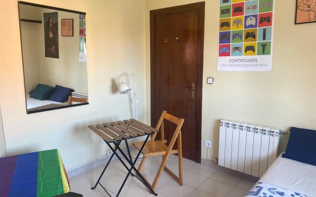 Encantador LGBTQ + Apartamento con dormitorio privado para alquiler a...