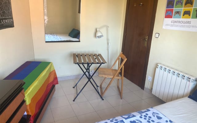 Encantador LGBTQ + Apartamento con dormitorio privado para alquiler a...