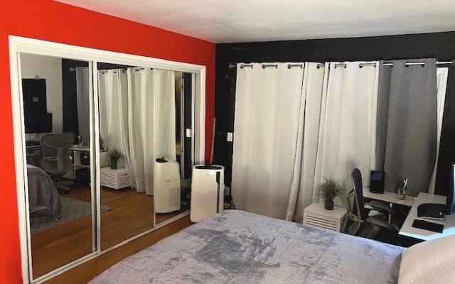 Elegante quarto principal disponível para curto/longo prazo.
Óptima...