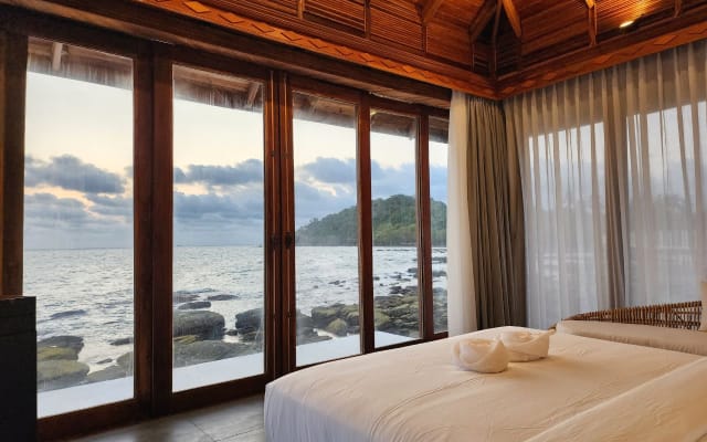 Studio al tramonto al Full Moon Island Resort
