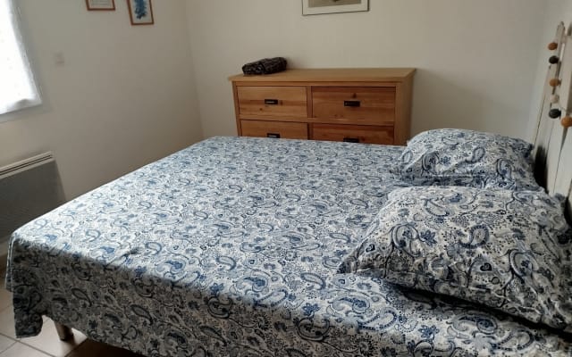 Komfortables Zimmer mit 160 cm breitem Bett. Terrasse und kleiner...