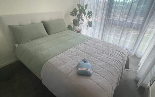 Comfortable room in great Southbank location, close to everything.