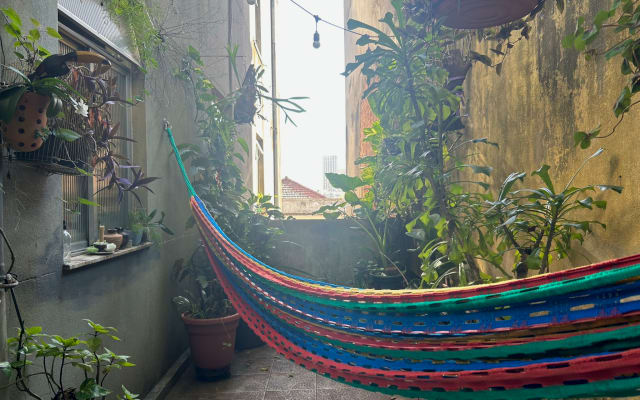 Quarto aconchegante no bairro mais charmoso do Rio e perto dos points