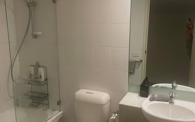 Comfortable room in great Southbank location, close to everything.