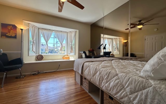Media City Hillside House - 4 Bedroom with Pool & Fiber Internet 1Gig  - Picture 5