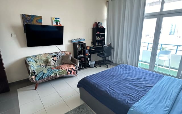 2 quartos grandes disponíveis num belo apartamento, perto do centro...