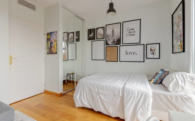 Studio moderne près de Paris (quartier de la Défense)