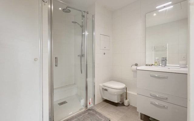 Modern Studio Near Paris (La Défense District)