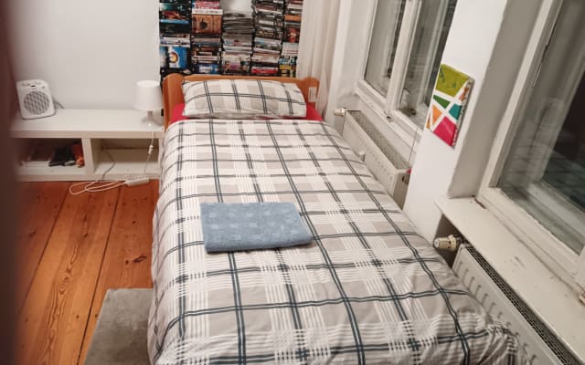 Camera da letto condivisa con Host vicino ad Alexanderplatz