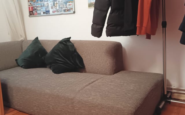 Camera da letto condivisa con Host vicino ad Alexanderplatz