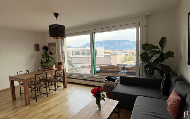 Apartamento com terraço e vista para a montanha