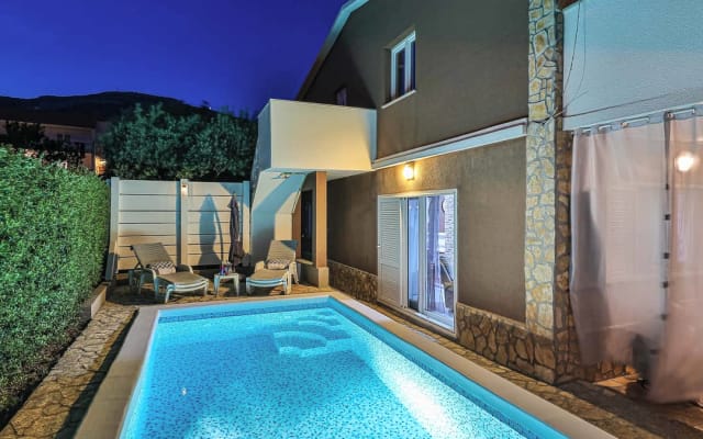 Villa Paško uso exclusivo com piscina privada