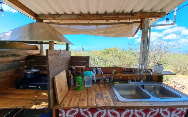 Mini casa ecologica en medio del bosque y con vista a ciudad