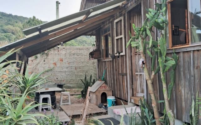 Casa acolhedora, a 15m a pé da praia, perto de bares e perto da...