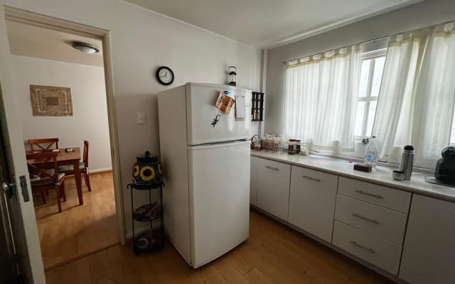 Bel appartement pour trois personnes, très bien situé.