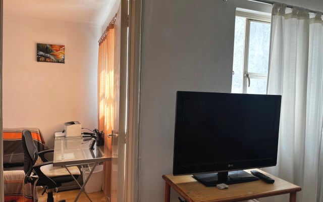 Bel appartement pour trois personnes, très bien situé.