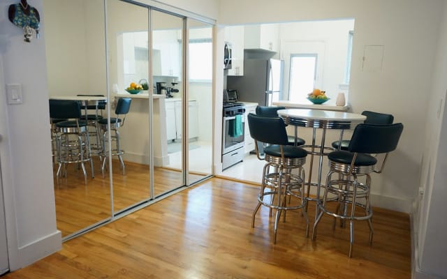 Gorgeous Private Bedroom/Bathroom – South Beach - Picture 11