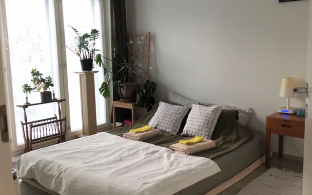Cosy, green & bright home