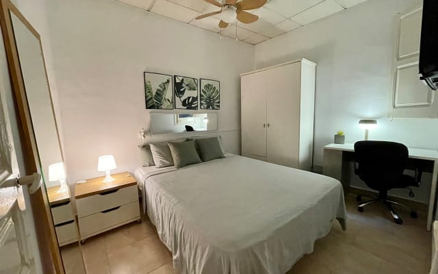 SCHÖNES ZIMMER IN STRANDNÄHE (MAR BELLA)