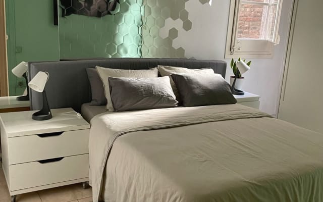 BEAUTIFUL ROOM NEAR THE BEACH (MAR BELLA) - (SUBWAY)