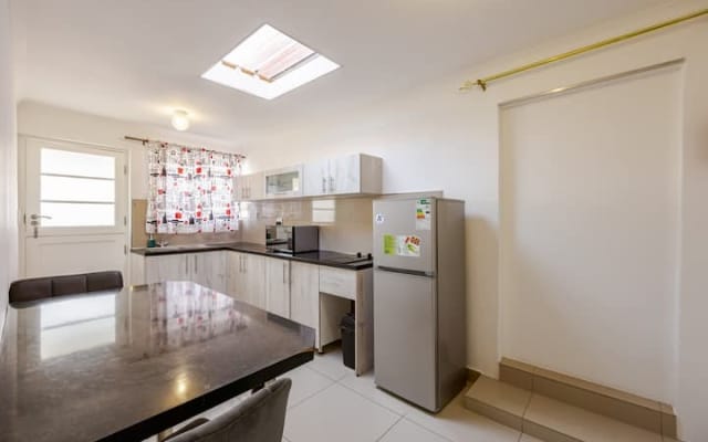 1 bedroom flat, home away from home.  - Picture 3
