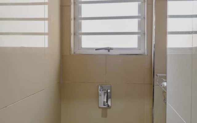 1 bedroom flat, home away from home.  - Picture 5