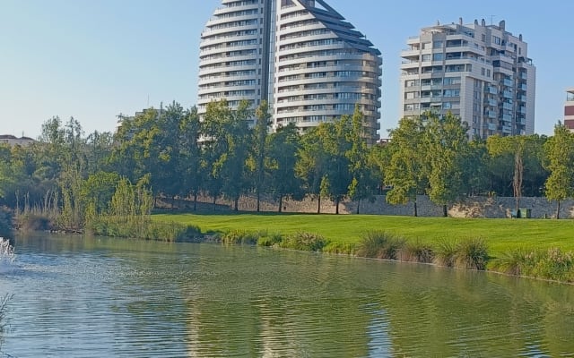 Camera privata Di fronte al Parco Cabecera Vicino al centro città - Foto 15
