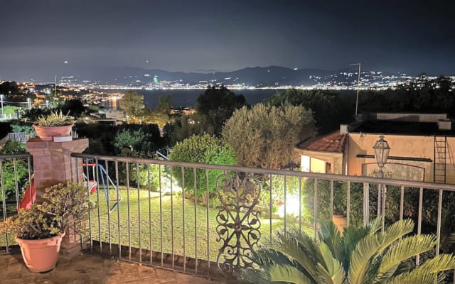 Moradia exclusiva com jardim e vista deslumbrante para o Estreito