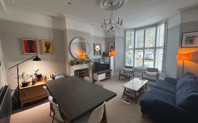 Beautiful apartment in sought after location in Highbury.