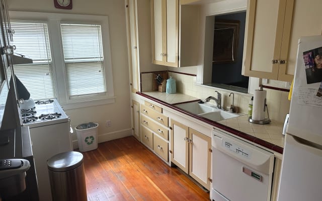 Nudist Friendly Bungalow in the Heart of Los Angeles