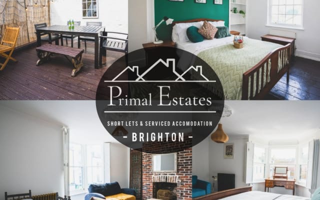 3 Bedroom Town House by the Pier - with FREE Parking