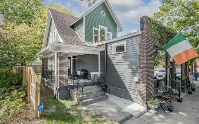 Carters Inserat auf misterb&b - Front of home, porch