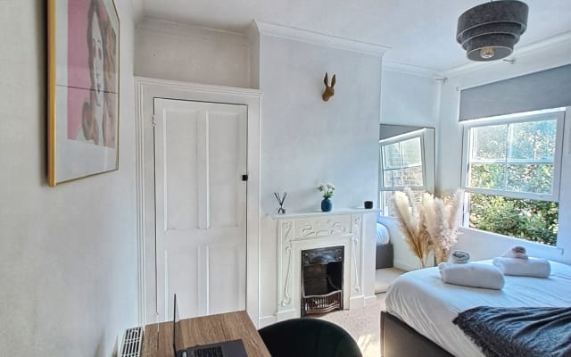 Quirky and Clean 2 Bed Apartment: Elephant & Castle