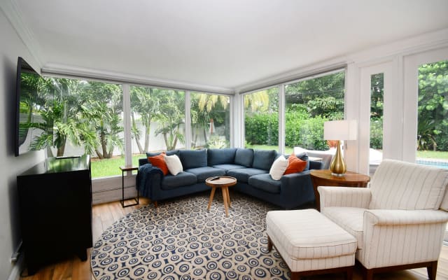 Paradise Palms- Private Heated Pool Walk-able to Wilton Drive - Picture 14