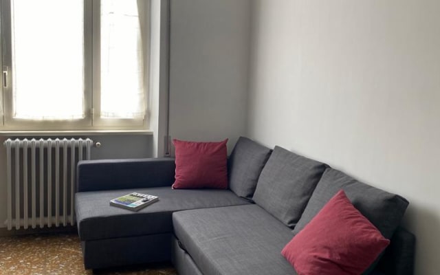 Cosy, functional and well-connected apartment with a friendly host    - Picture 7
