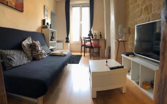 Nice apartment place de la nation