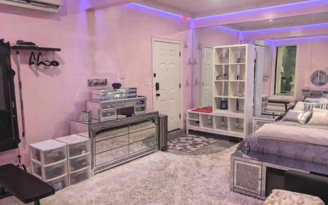 Maison d'hôtes privée avec jacuzzi et équipements pour adultes