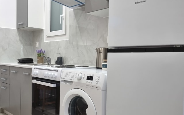 Atenas 62m2 Apartamento para famílias e casais com varanda - tranquilo 