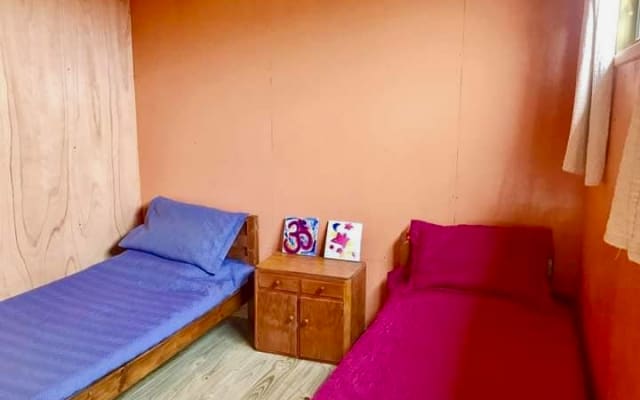 Cabanas e piscina para 6 pessoas.