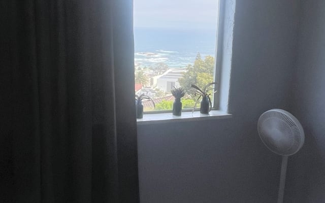 Private room with beautiful ocean views - Picture 3