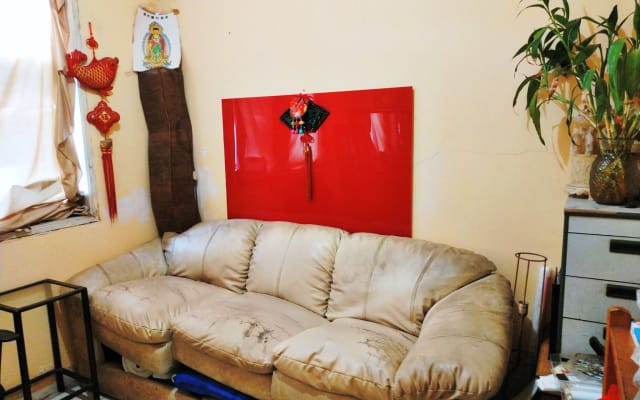 Maison confortable à l'est de Jakarta avec un propriétaire/guide...